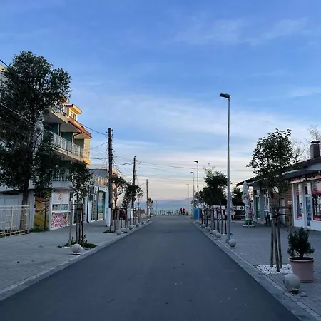 아파트 By The Sea *