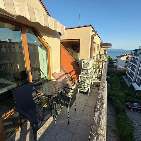 By The Sea דירה *